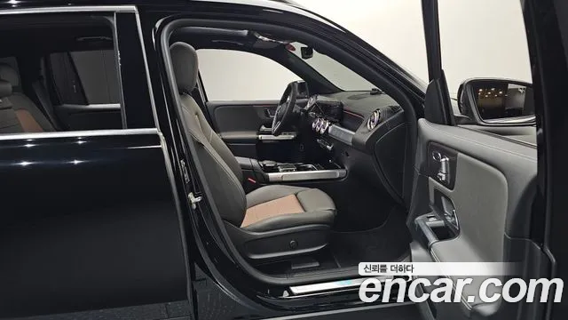 Mercedes-Benz EQB — фото 11