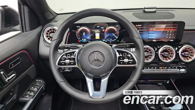 Mercedes-Benz EQB — фото 13