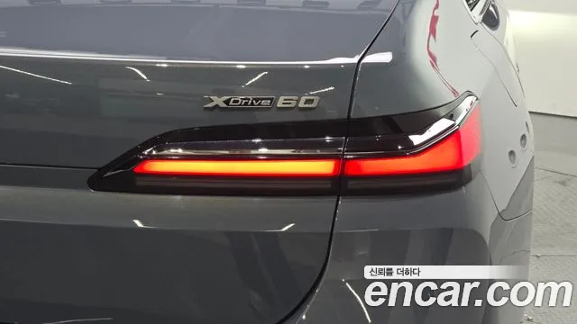 BMW i7 — фото 23