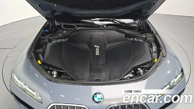 BMW i7 — фото 6