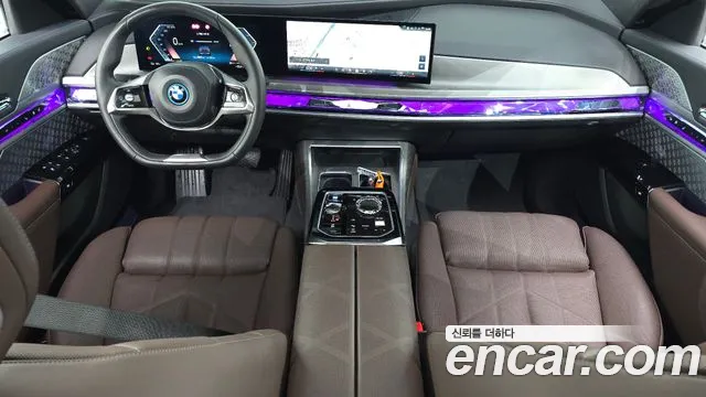 BMW i7 — фото 7