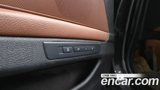 BMW 5-Series — фото 17