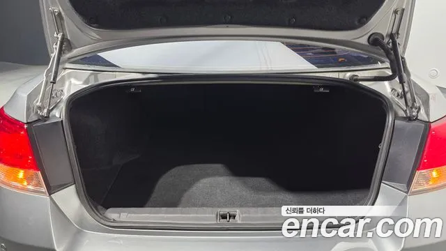 Subaru Legacy — фото 20