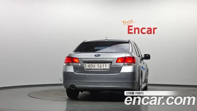 Subaru Legacy — фото 4