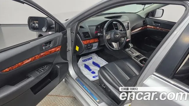 Subaru Legacy — фото 10