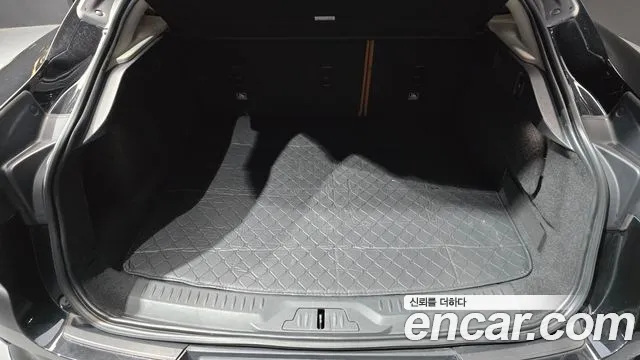 Jaguar I-PACE — фото 17