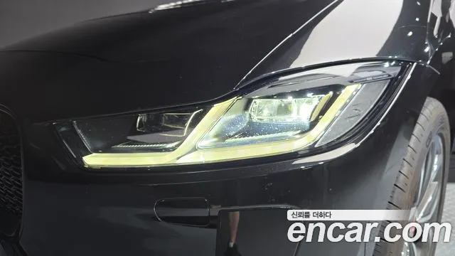 Jaguar I-PACE — фото 22