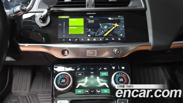 Jaguar I-PACE — фото 12