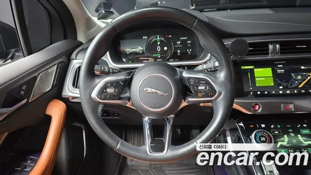 Jaguar I-PACE — фото 13