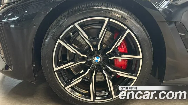 BMW i4 — фото 5
