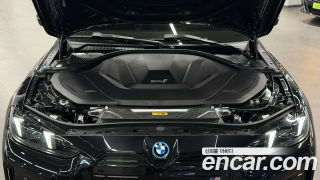 BMW i4 — фото 6
