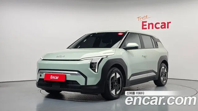 Kia EV3 — фото 1