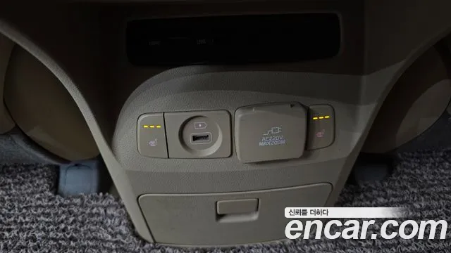 Kia Carnival — фото 17