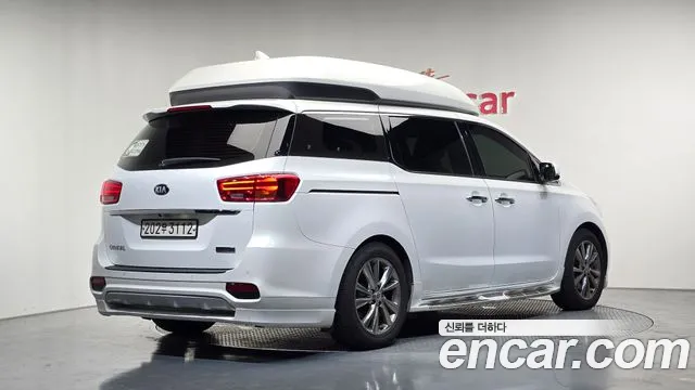 Kia Carnival — фото 2