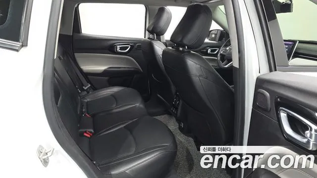 Jeep Compass — фото 12
