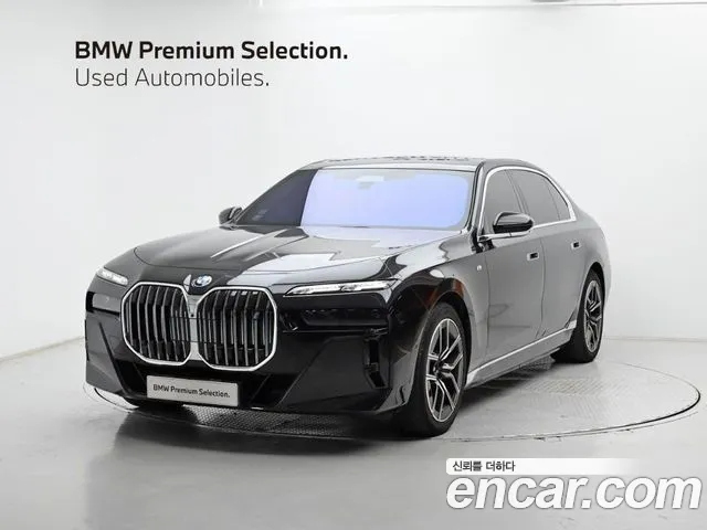 BMW i7