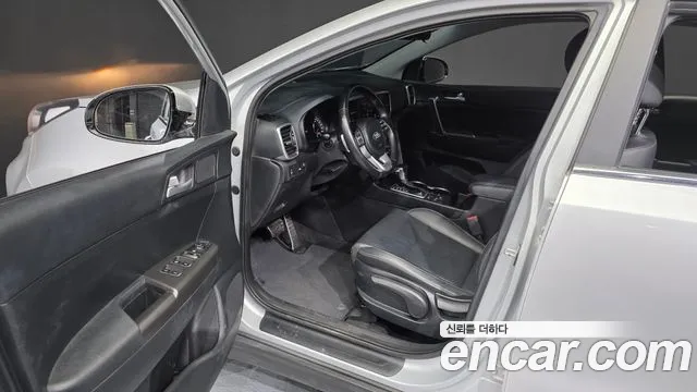 Kia Sportage — фото 10