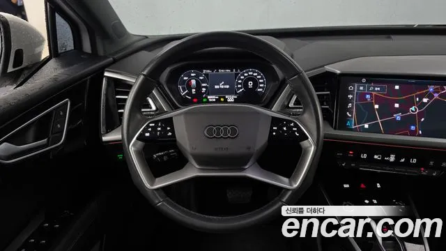 Audi Q4 e-tron — фото 13