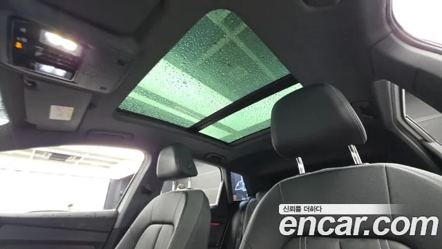 Audi Q4 e-tron — фото 19