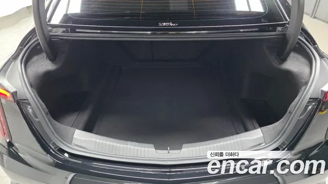 Cadillac CT5 — фото 20
