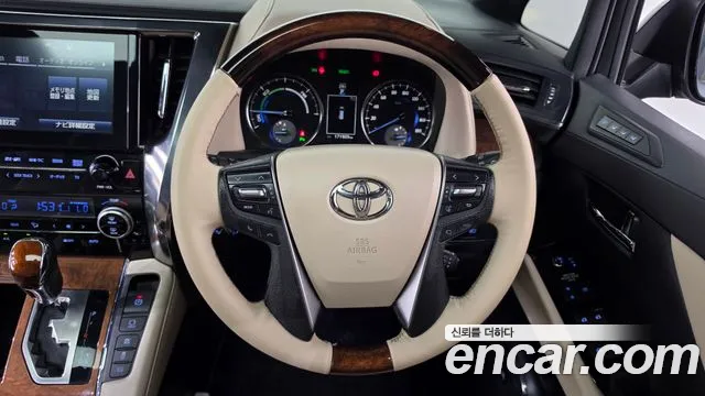 Toyota Alphard — фото 11