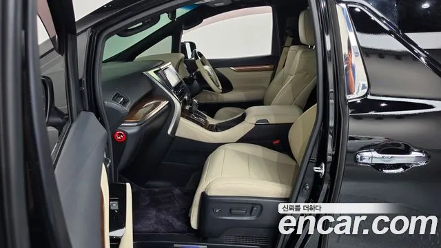 Toyota Alphard — фото 26