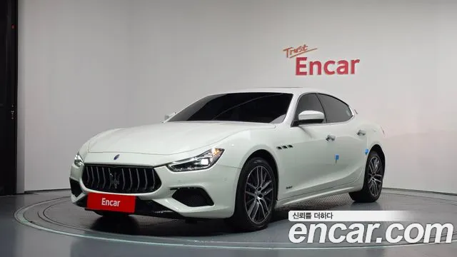 Maserati Ghibli — фото 1