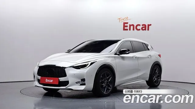 Infiniti Q30