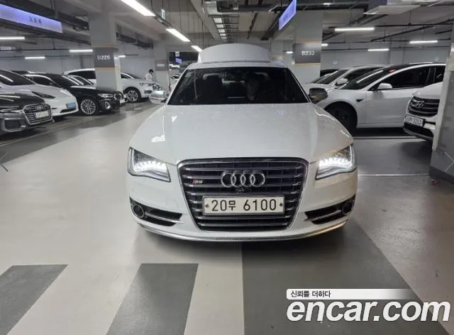 Audi S8