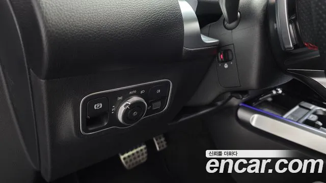 Mercedes-Benz EQB — фото 14