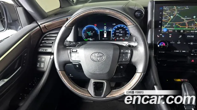 Toyota Alphard — фото 13