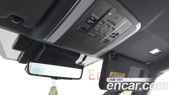 Toyota Alphard — фото 18