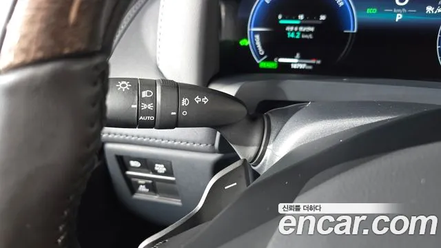 Toyota Alphard — фото 20