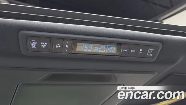 Toyota Alphard — фото 29