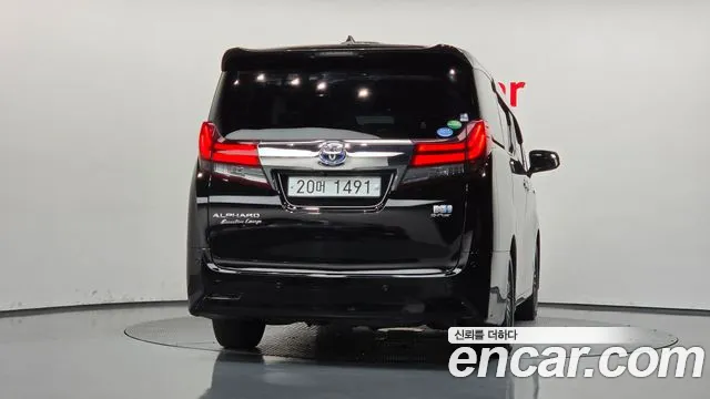 Toyota Alphard — фото 3