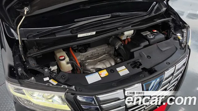 Toyota Alphard — фото 5