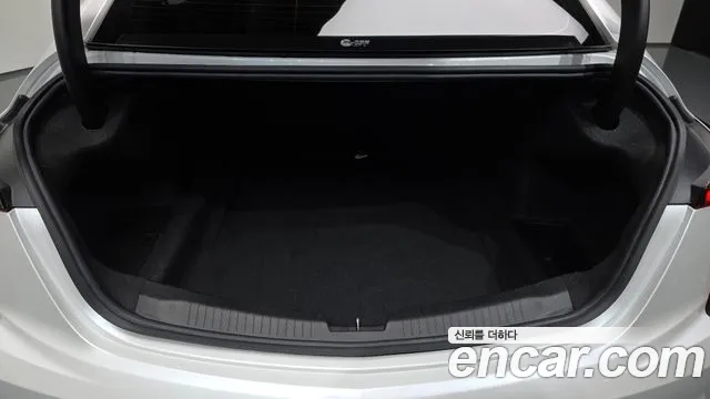 Cadillac CT5 — фото 20