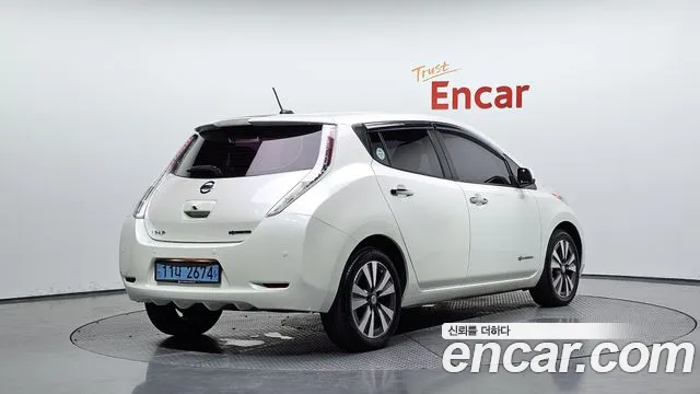 Nissan Leaf — фото 2