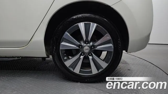 Nissan Leaf — фото 21