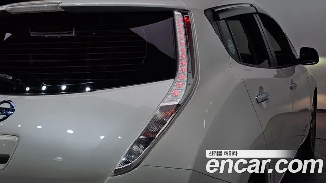 Nissan Leaf — фото 23