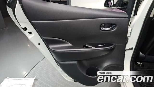 Nissan Leaf — фото 25