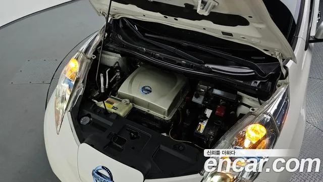 Nissan Leaf — фото 6