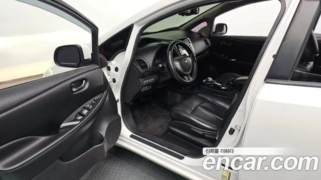 Nissan Leaf — фото 10