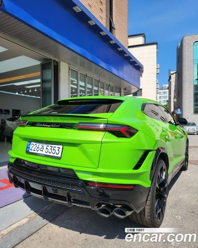 Lamborghini Urus — фото 2