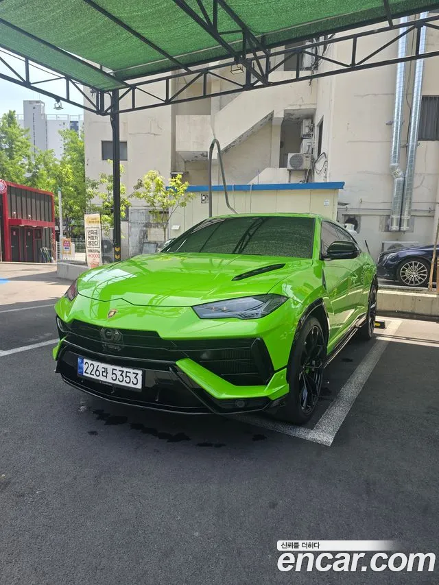 Lamborghini Urus — фото 3