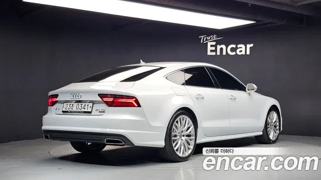 Audi A7 — фото 1