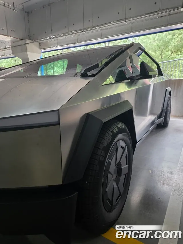 Tesla Cybertruck — фото 3