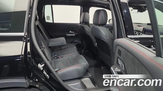 Mercedes-Benz EQB — фото 12