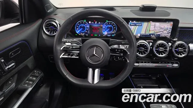 Mercedes-Benz EQB — фото 13