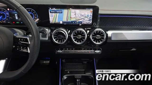 Mercedes-Benz EQB — фото 16
